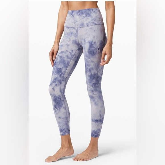 Lululemon Align Pant 25"
*Diamond Dye
Diamond Dye Iced Iris Peri Purple size 6 - Picture 2 of 13